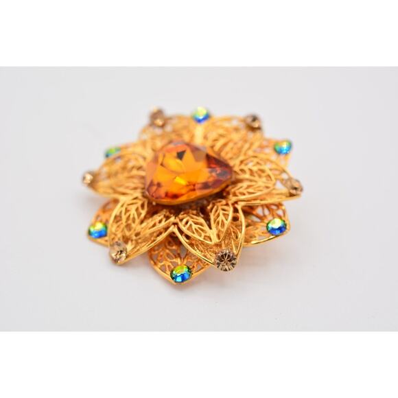 Vintage Crystal Flower Pin Brooch Watermelon Rhinestone Gold Tone Filigree BinAT - Picture 6 of 12